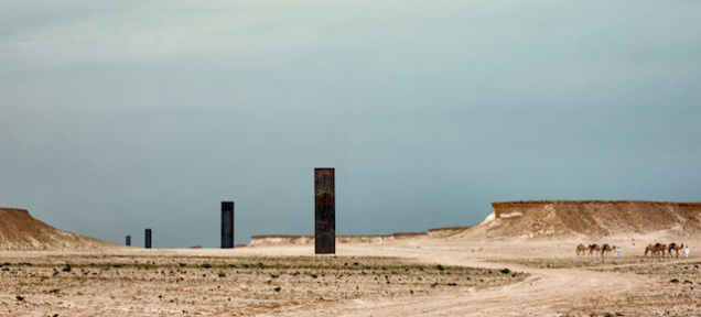 Οι τεράστιοι μονόλιθοι στην έρημο του Κατάρ.