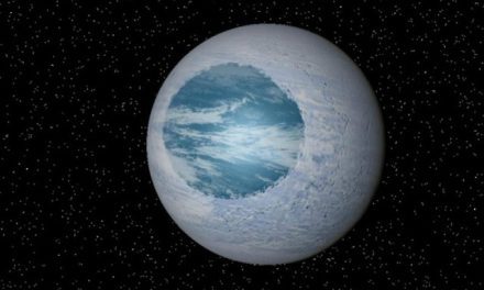 Φοιτητής μόλις ανακάλυψε 2 εξωγήινους υδάτινους κόσμους με ωκεανούς 500 φορές πιο βαθιά από αυτόν της Γης