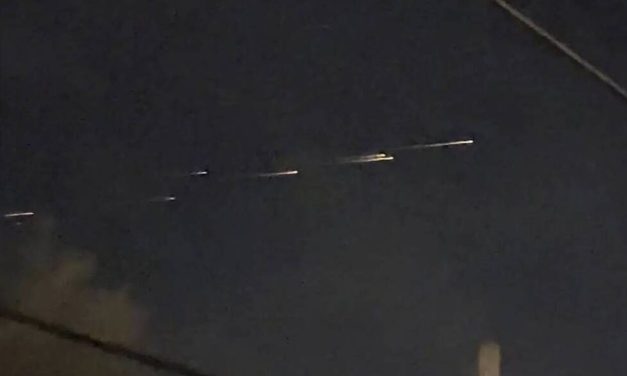 Παράξενα φώτα στον ουρανό της Βόρειας Καλιφόρνια