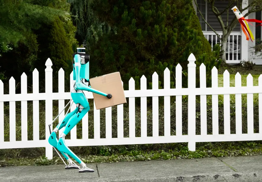 Συναγερμός στις…αποθήκες της Amazon: Τα ρομπότ απειλούν χιλιάδες θέσεις εργασίας