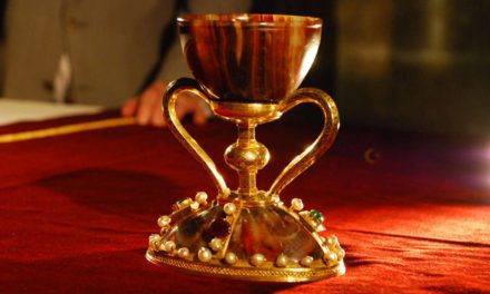 Υπάρχει το αληθινό δισκοπότηρο του Χριστού;