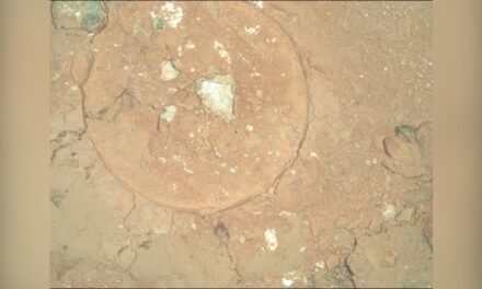 Μυστηριώδεις Πράσινες Κηλίδες στον Άρη Αναζωπυρώνουν τις Ελπίδες για Ζωή στον Κόκκινο Πλανήτη