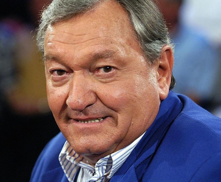 Erich von Däniken (1935–2026): Ο Άνθρωπος που Έφερε τα Άστρα στη Γη