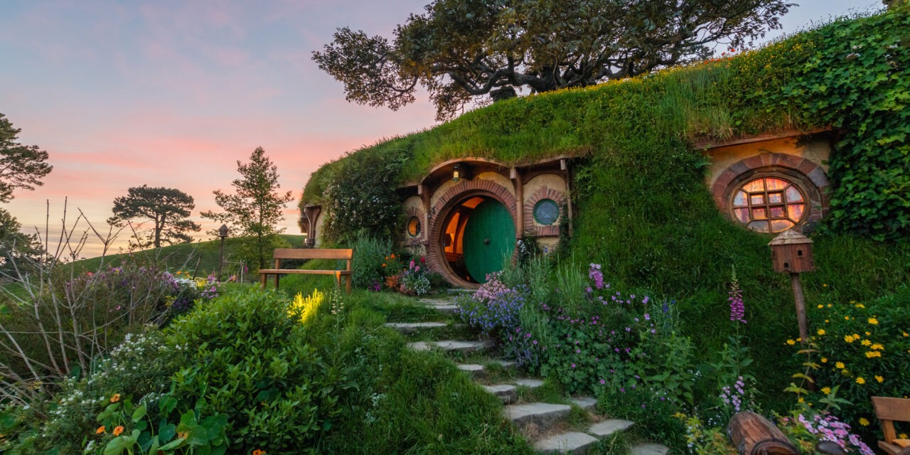 ΜΙΑ ΝΥΧΤΑ ΣΤΟ BAG END