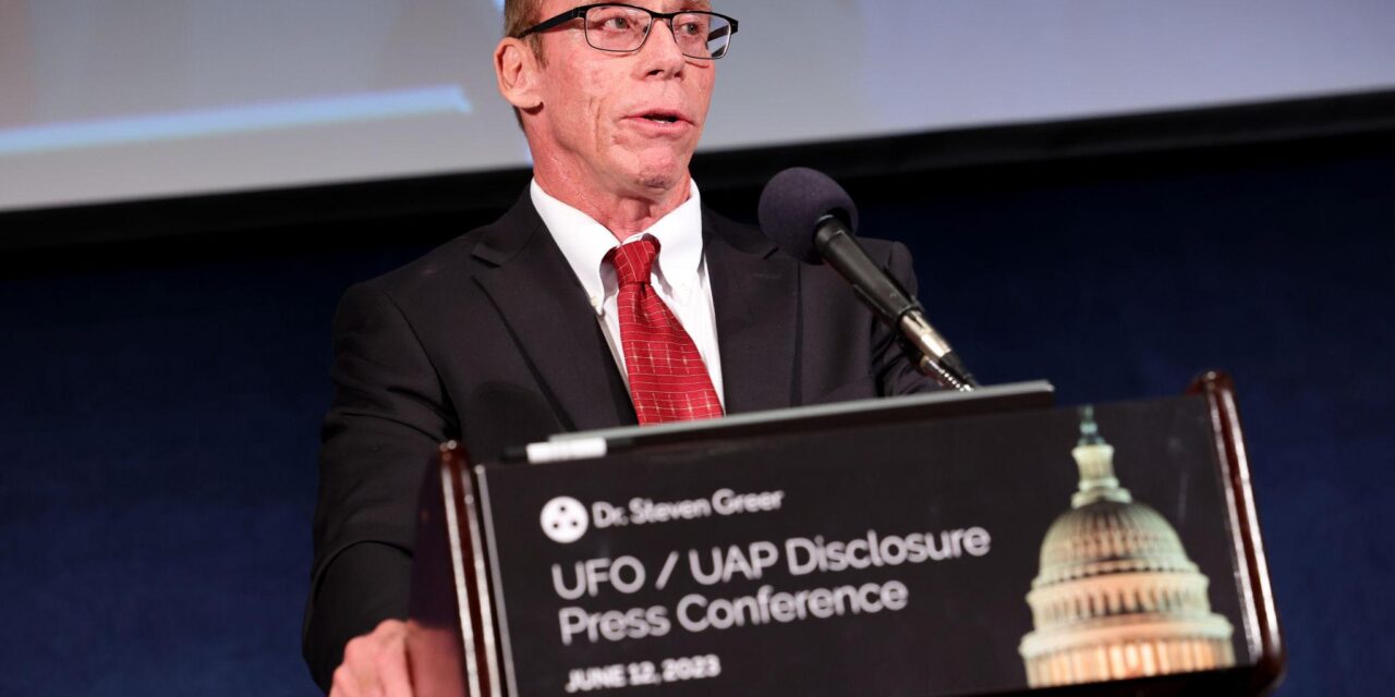 UFO: Μήπως τελικά δεν είναι εξωγήινα; Η θεωρία των Greer και Herrera για τα μυστικά γήινα προγράμματα