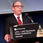 UFO: Μήπως τελικά δεν είναι εξωγήινα; Η θεωρία των Greer και Herrera για τα μυστικά γήινα προγράμματα