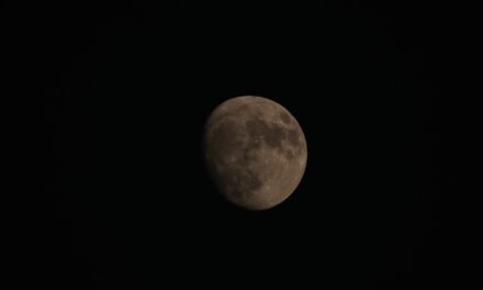 Πώς ένα CubeSat πίσω από τη Σελήνη στοχεύει το αχνό 21‑cm σήμα των Dark Ages (Σκοτεινές Εποχές)