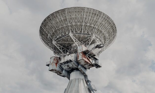 JWST και VLT αποκαλύπτουν: οι πρώιμοι γαλαξίες κρύβουν πλήθος μικρών άστρων